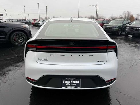Used 2024 Toyota Prius LE image 21