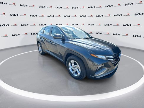 Used 2024 Hyundai Tucson SE image 2