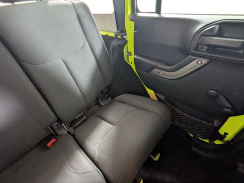 Used 2016 Jeep Wrangler Unlimited Sport w/ Connectivity Group AWD/4WD image 16