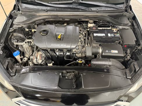 Used 2018 Hyundai Elantra SEL FWD image 12