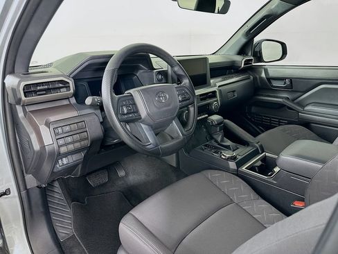 Certified 2025 Toyota Tacoma SR5 AWD/4WD image 9