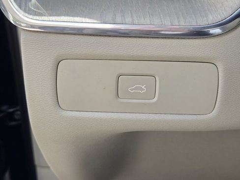 Used 2023 Volvo XC60 B5 Plus w/ Protection Package Premier FWD image 30