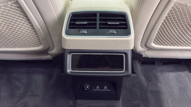 Used 2024 Audi Q8 e-tron Premium Plus w/ Premium Plus Package AWD/4WD image 33