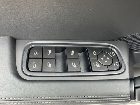 Used 2026 Porsche Cayenne S AWD/4WD image 19