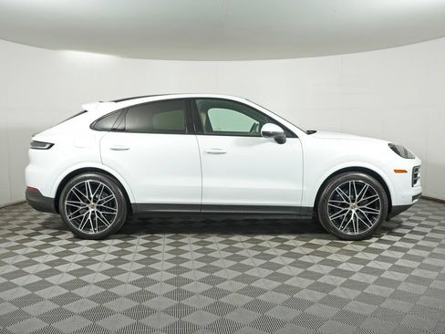 Certified 2024 Porsche Cayenne Coupe AWD/4WD image 8