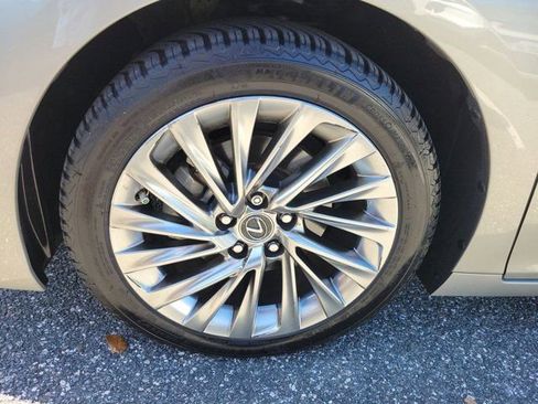 Used 2023 Lexus ES 350 Ultra Luxury w/ Accessory Package (Z1) image 17