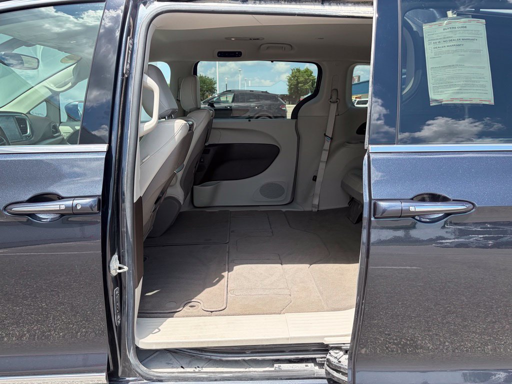 Used 2020 Chrysler Pacifica Touring-L Plus FWD image 15