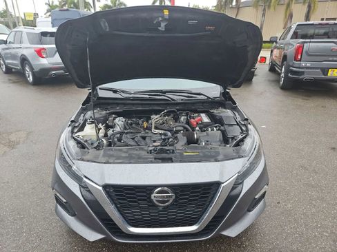 Used 2022 Nissan Altima 2.5 S FWD image 11