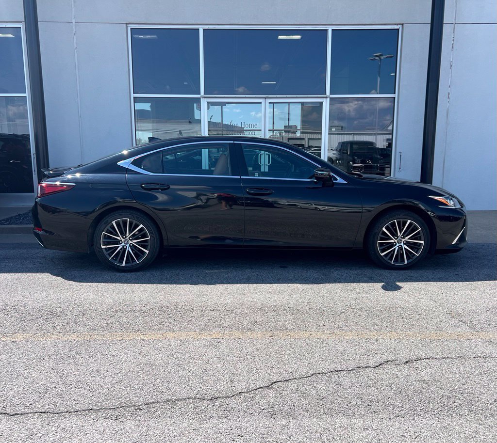 Used 2024 Lexus ES 350 w/ Premium Package FWD image 8