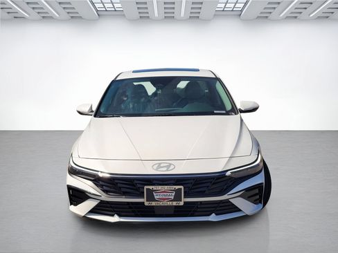 New 2026 Hyundai Elantra Limited FWD image 2