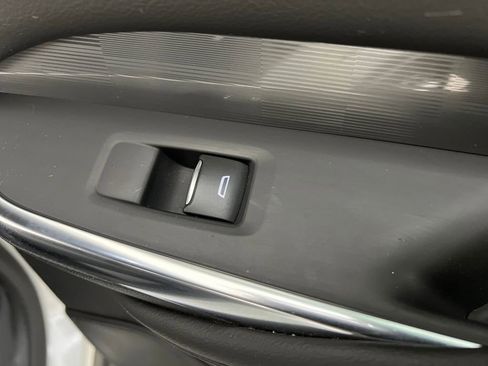 Used 2024 Cadillac XT4 Premium Luxury image 21