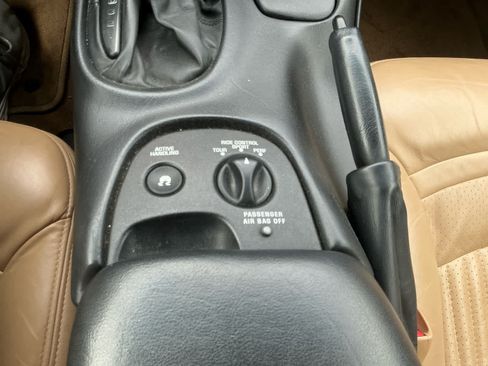 Used 2002 Chevrolet Corvette Convertible w/ Preferred Equipment Group2 RWD image 18
