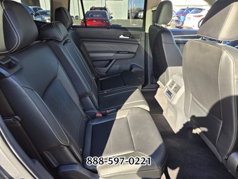 Certified 2022 Volkswagen Atlas SE image 18