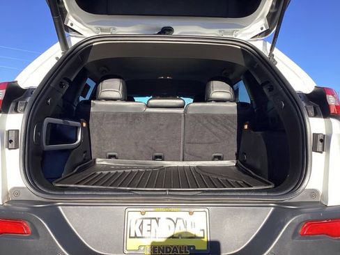 Used 2018 Jeep Cherokee Limited w/ High Altitude Package image 27