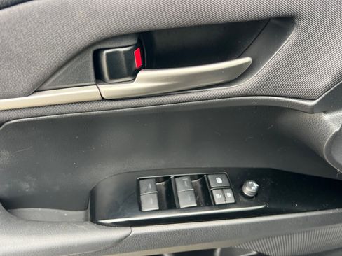 Used 2025 Toyota Camry LE w/ Convenience Package image 8