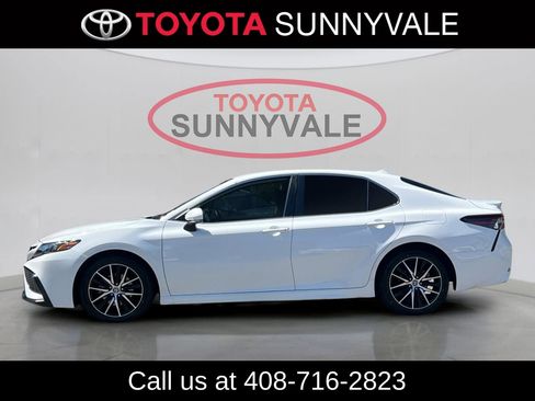 Used 2022 Toyota Camry SE FWD image 7