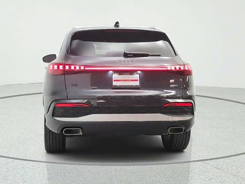 Used 2025 Audi Q5 Premium Plus w/ Premium Plus AWD/4WD image 6
