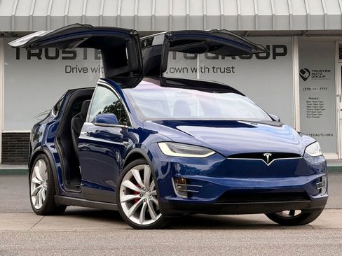 Used 2016 Tesla Model X Performance AWD/4WD image 2