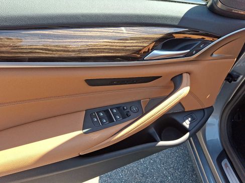 Used 2023 BMW 530i xDrive w/ Premium Package AWD/4WD image 13