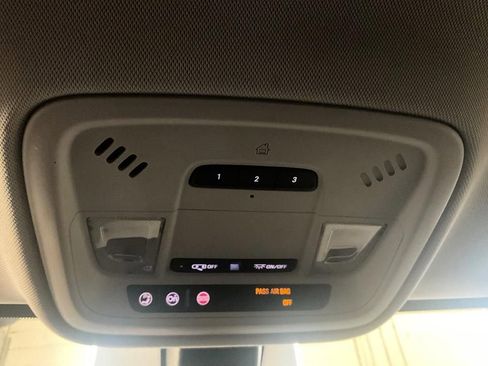 Used 2019 Chevrolet Traverse LT FWD image 26