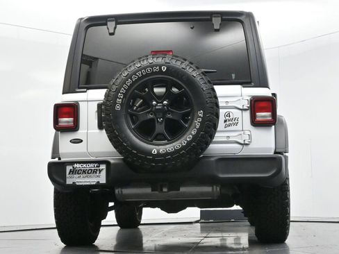 Used 2022 Jeep Wrangler Sport AWD/4WD image 46