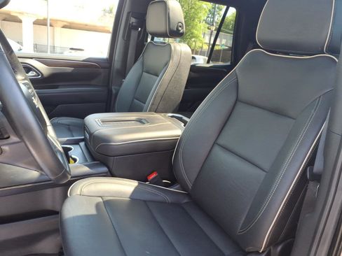 Used 2024 Chevrolet Tahoe Premier AWD/4WD image 11