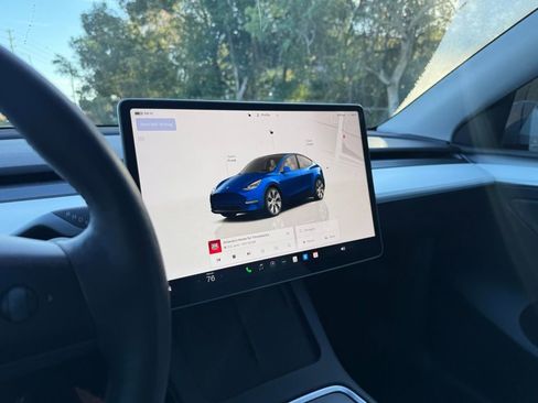 Used 2023 Tesla Model Y Long Range image 22