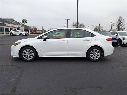 Certified 2025 Toyota Corolla LE image 4