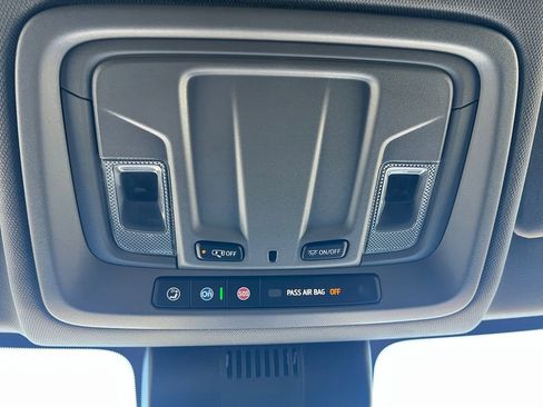 Used 2024 Chevrolet Silverado 1500 Custom image 7