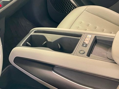 Used 2024 Kia EV9 Wind image 24