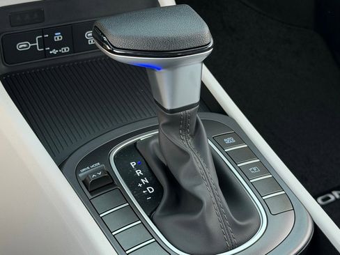 New 2026 Hyundai Kona SE image 13