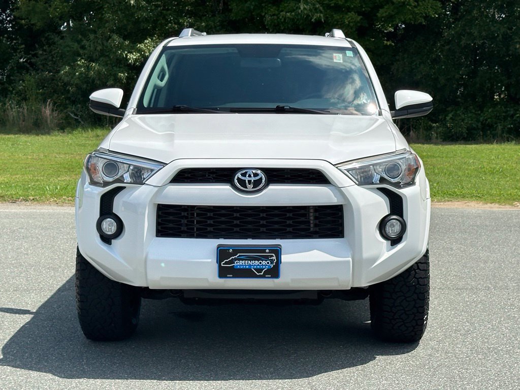 Used 2016 Toyota 4Runner SR5 AWD/4WD image 11