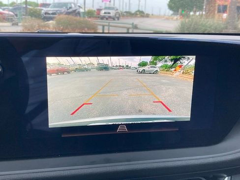 Used 2025 Buick Envista Preferred image 25