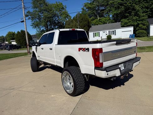 Used 2017 Ford F250 Platinum w/ Platinum Ultimate Package AWD/4WD image 8
