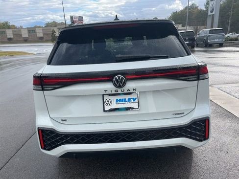 New 2026 Volkswagen Tiguan SE R-Line image 4