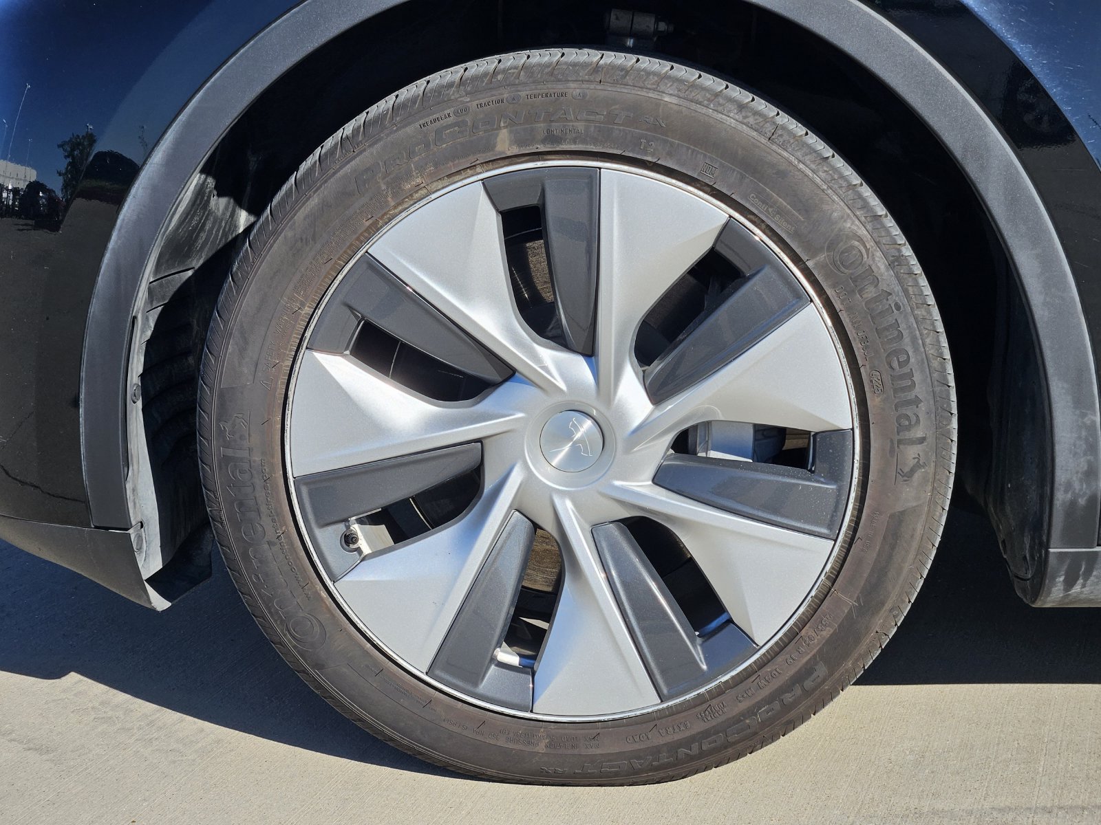 Used 2023 Tesla Model Y Long Range AWD/4WD image 13