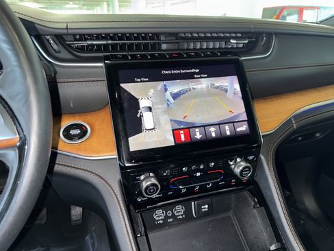 Used 2021 Jeep Grand Cherokee L Summit image 27