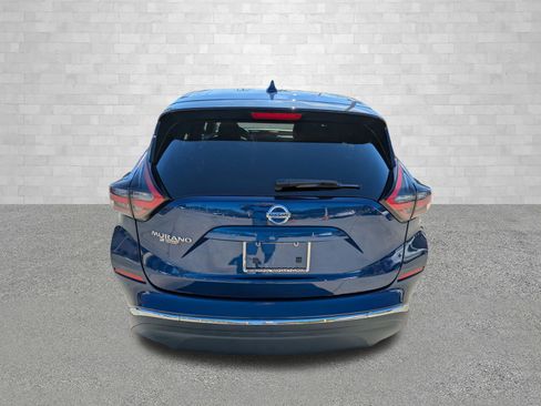 Used 2019 Nissan Murano S image 3