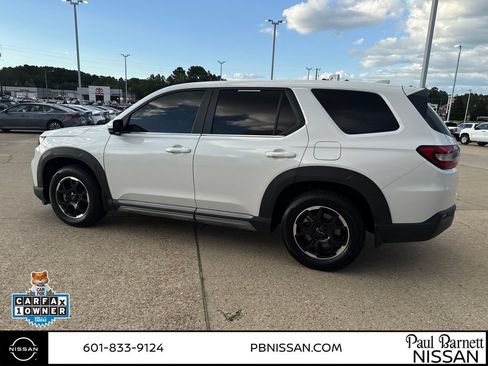 Used 2025 Honda Pilot EX-L image 7