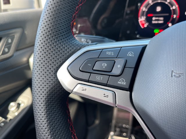New 2026 Volkswagen GTI SE FWD image 18