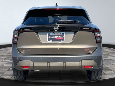 New 2026 Nissan Kicks SR FWD image 5