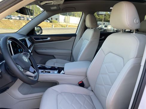 New 2026 Volkswagen Atlas SE image 15