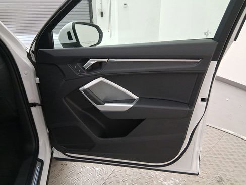 Used 2025 Audi Q3 2.0T Premium w/ Convenience Package image 30