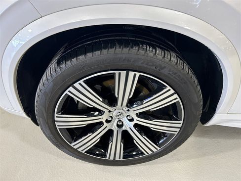 Certified 2022 Volvo XC90 T6 Inscription w/ Climate Package image 8