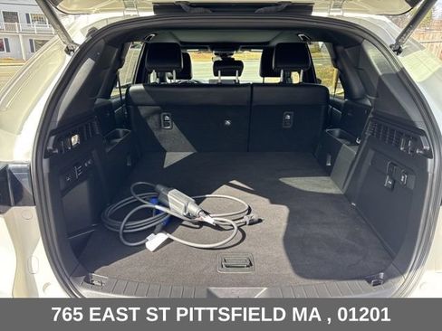 Used 2025 MAZDA CX-70 Plug-In Hybrid w/ Premium Plus AWD/4WD image 12