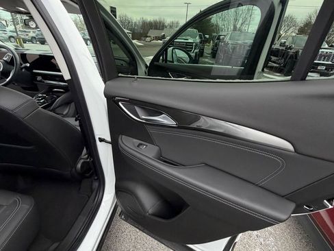 Used 2025 Buick Envision Preferred image 12
