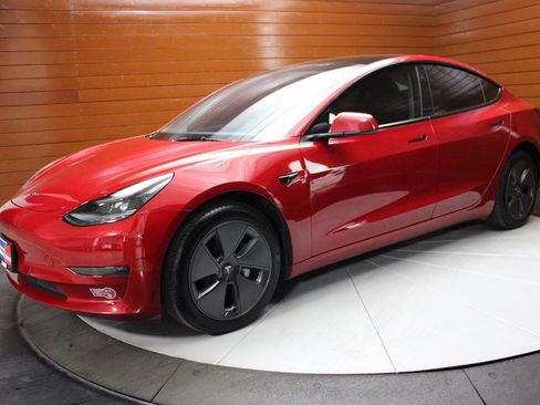 Used 2023 Tesla Model 3 Standard Range image 8