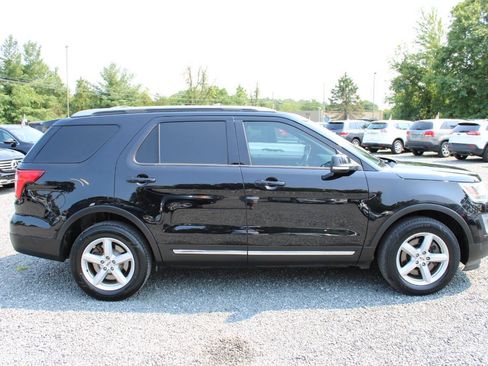Used 2016 Ford Explorer XLT w/ Equipment Group 202A AWD/4WD image 6