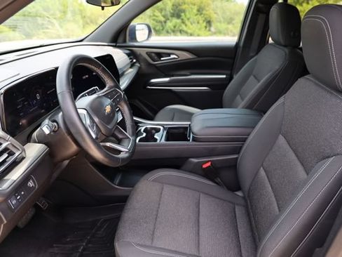 Used 2024 Chevrolet Traverse LT FWD image 10