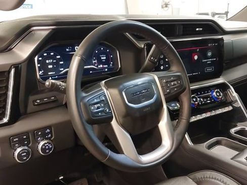 Used 2025 GMC Sierra 3500 Denali w/ Technology Package AWD/4WD image 21